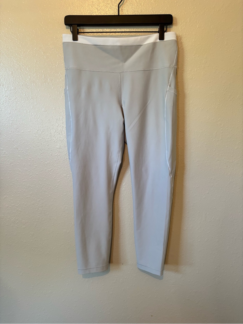 Athleta interval stash tipped 7/8 tight